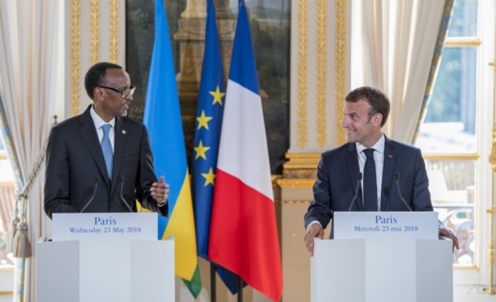 H.E Paul Kagame yaganiriye na Perezida w’u Bufaransa ku bibazo birimo iby’intambara muri DRC